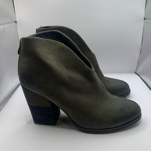 Antelope ankle bootie heel 905 Hi Clevage bootie size 40 US 9-9.5